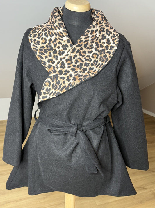 Jas met panter print kraag