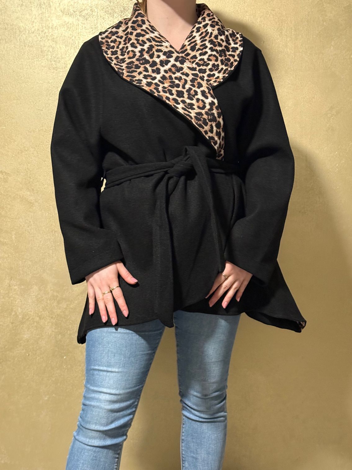 Jas met panter print kraag