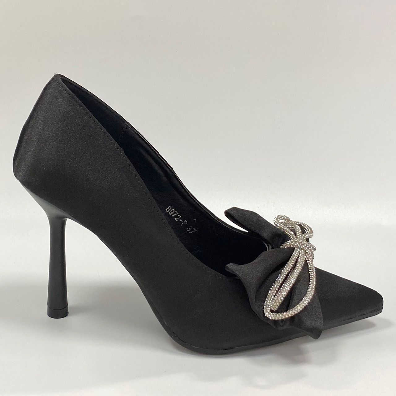 Zwart pump met strik