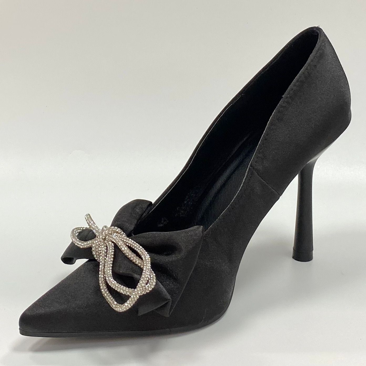 Zwart pump met strik